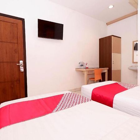 Oyo 1251 Residence 8 Semarang Eksteriør bilde