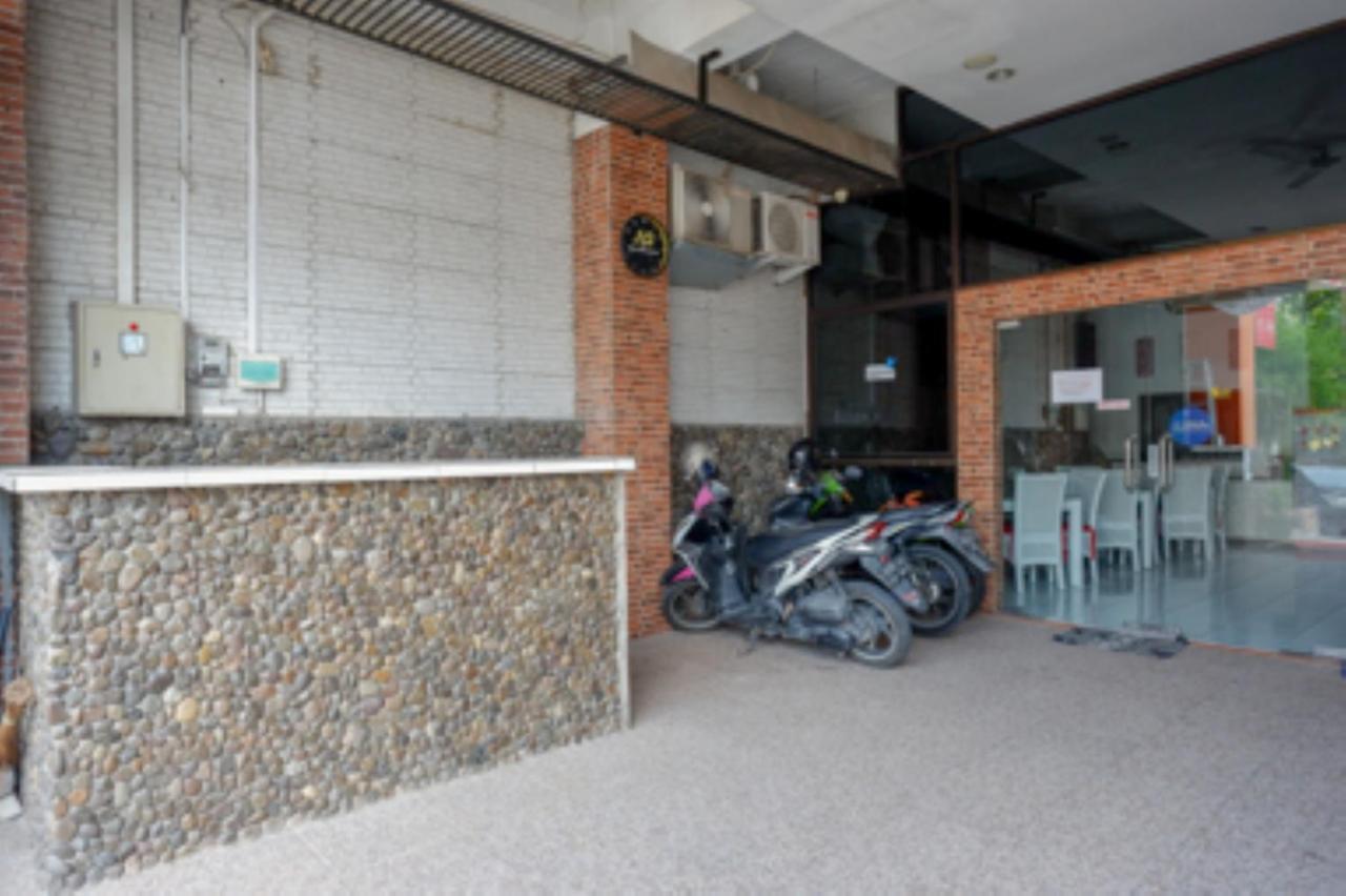 Oyo 1251 Residence 8 Semarang Eksteriør bilde